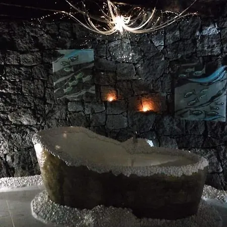 Aloelux ! - Private With Jacuzzi, Cinema ,massage ,wonderful View, Art Desing Villa *