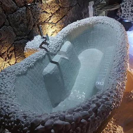 Aloelux ! - Private With Jacuzzi, Cinema ,massage ,wonderful View, Art Desing Villa *