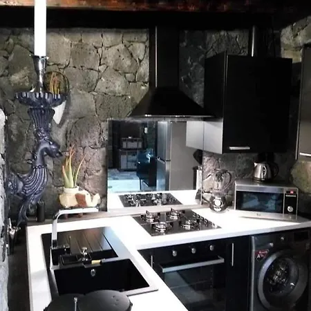 Aloelux ! - Private With Jacuzzi, Cinema ,massage ,wonderful View, Art Desing Vila *