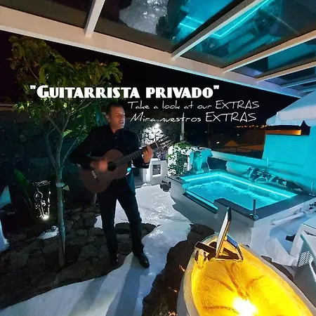 Aloelux ! - Private With Jacuzzi, Cinema ,massage ,wonderful View, Art Desing Vila *