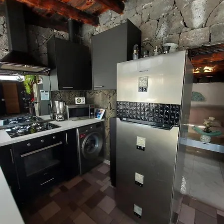 Aloelux ! - Private With Jacuzzi, Cinema ,massage ,wonderful View, Art Desing Vila *