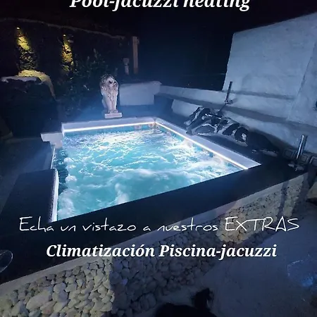 Aloelux ! - Private With Jacuzzi, Cinema ,massage ,wonderful View, Art Desing Vila